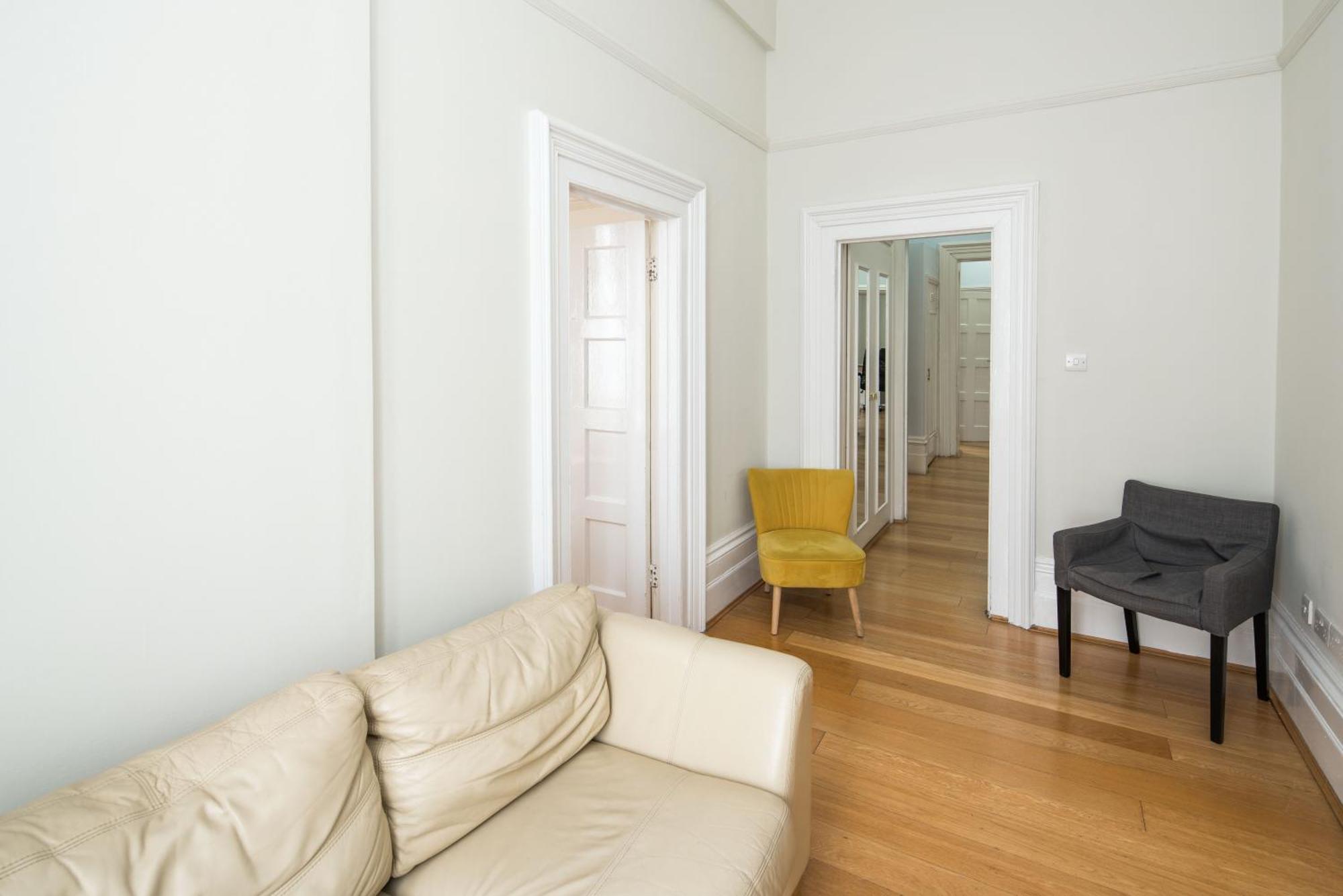Four Beds By The Station Apartment London Ngoại thất bức ảnh