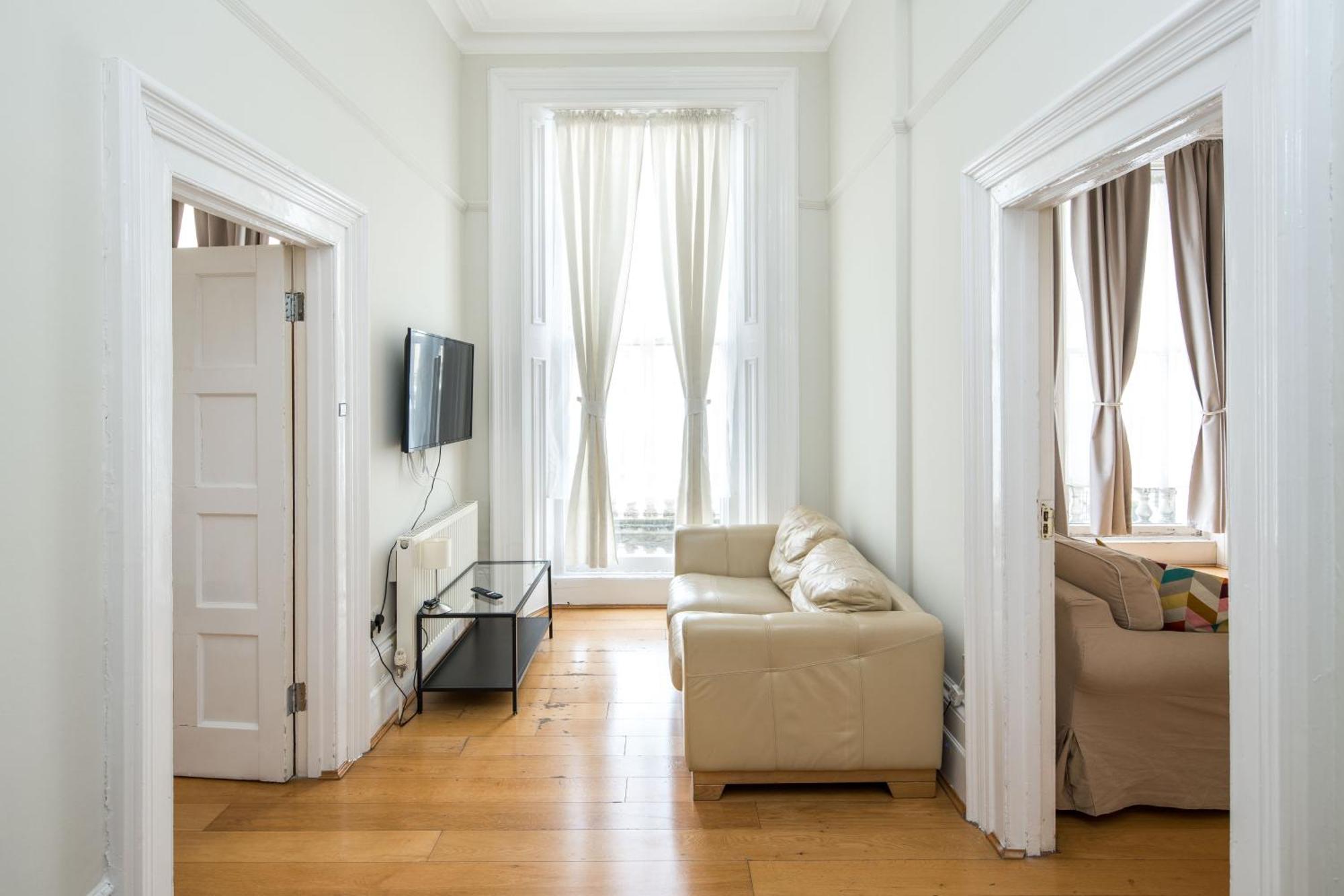 Four Beds By The Station Apartment London Ngoại thất bức ảnh