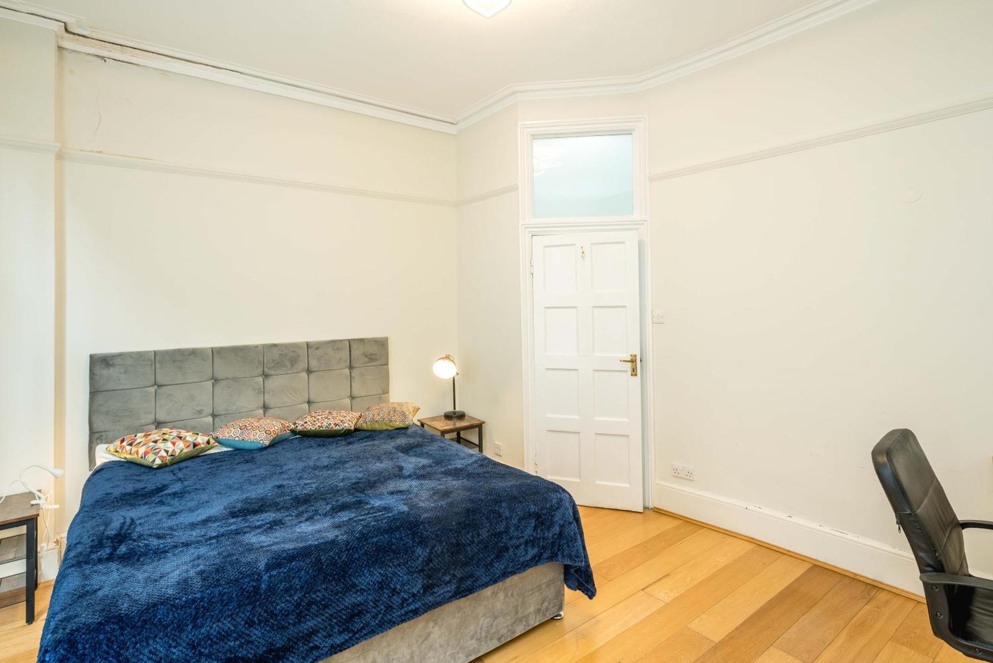 Four Beds By The Station Apartment London Ngoại thất bức ảnh
