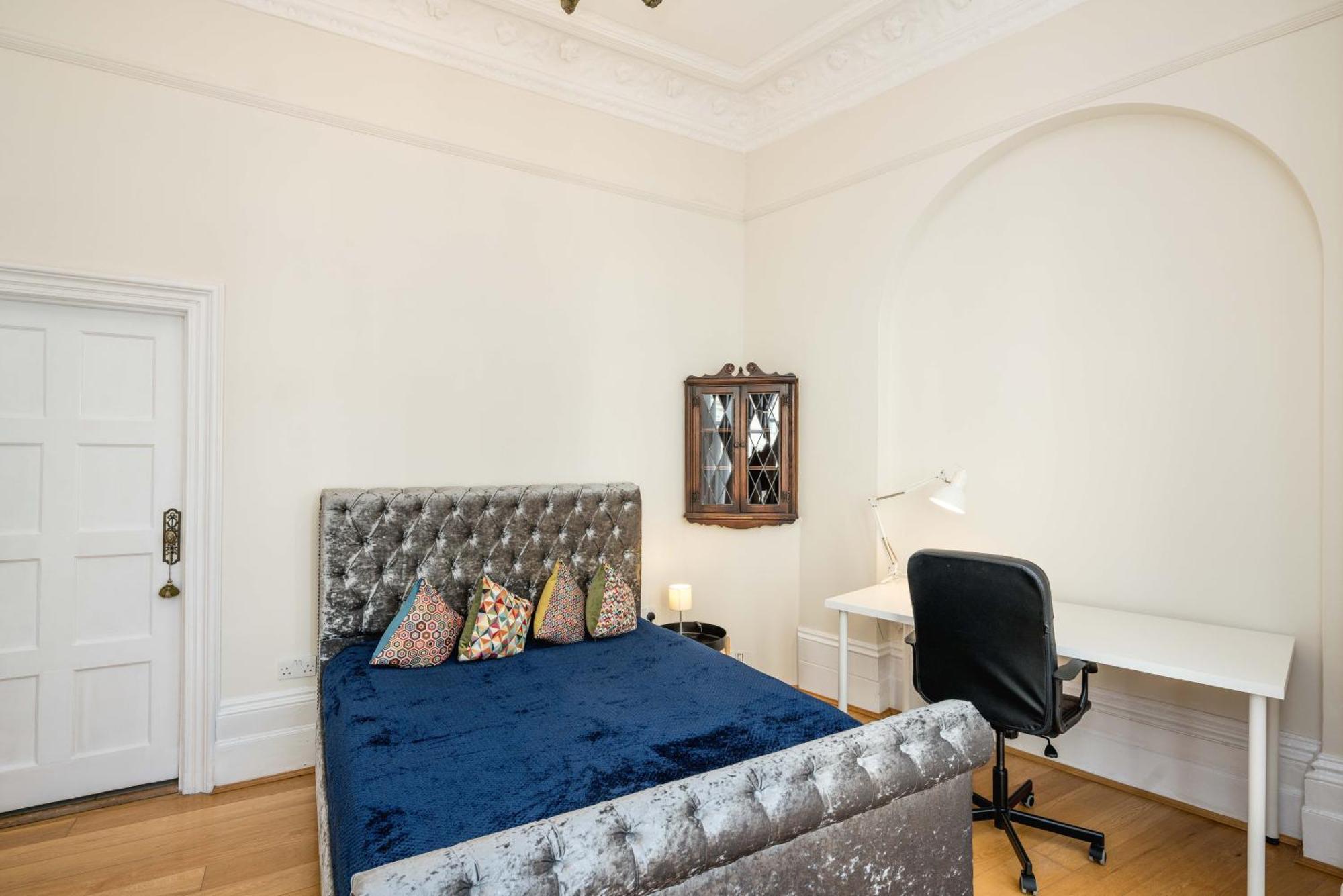 Four Beds By The Station Apartment London Ngoại thất bức ảnh