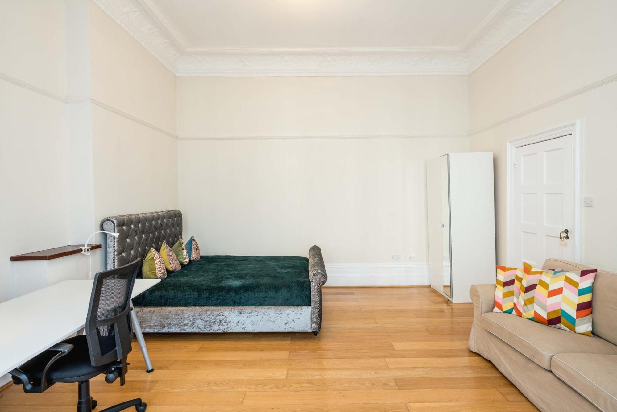 Four Beds By The Station Apartment London Ngoại thất bức ảnh