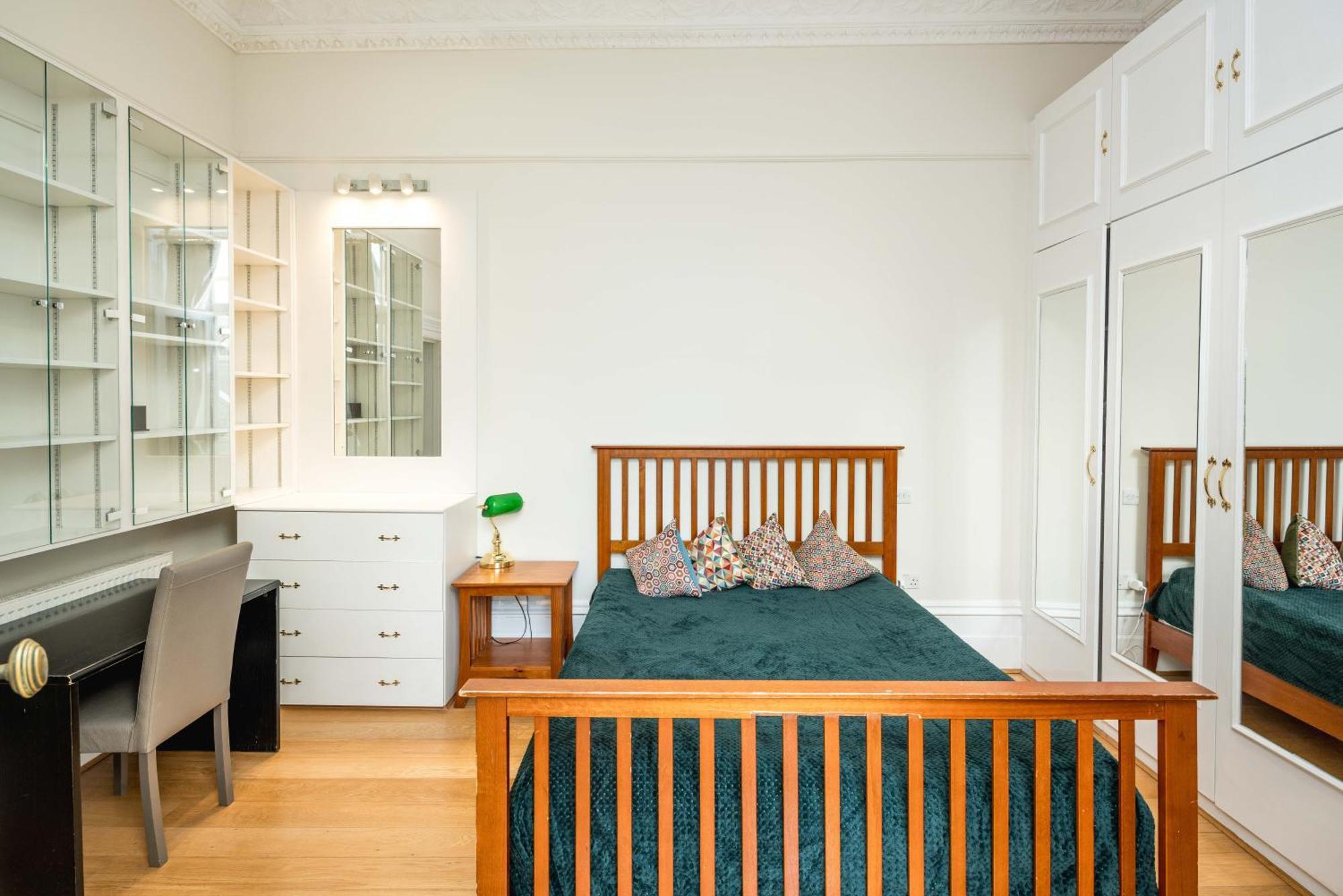 Four Beds By The Station Apartment London Ngoại thất bức ảnh